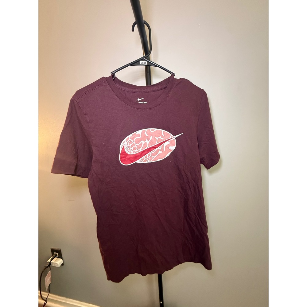 Nike Mens Graphic Tee Burgundy Maroon Pink Oval Swoosh Logo T-Shirt Size Small